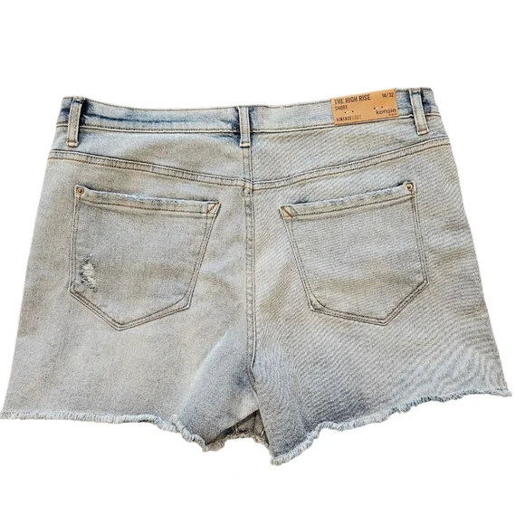 NWT Kensie Jeans shorts wonans size 14/32 high rise distressed lightwash summer - Picture 2 of 6